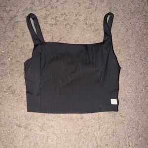 Vuori Black Ribbed Crop Top medium